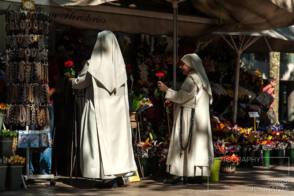 Barcelona 2010 – Flowers in your Hand