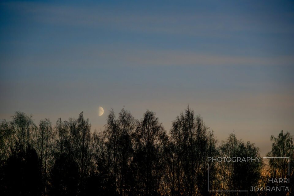 Evening colours and waxing Moon …